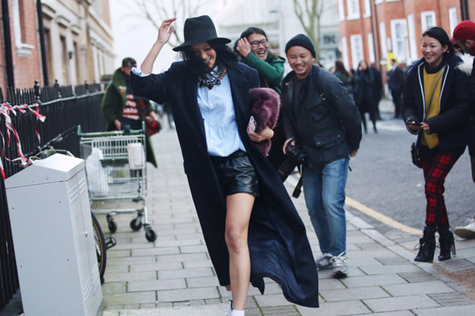 london-street-style-shorts-cappello-pochette-pelo_hg_temp2_s_full_l