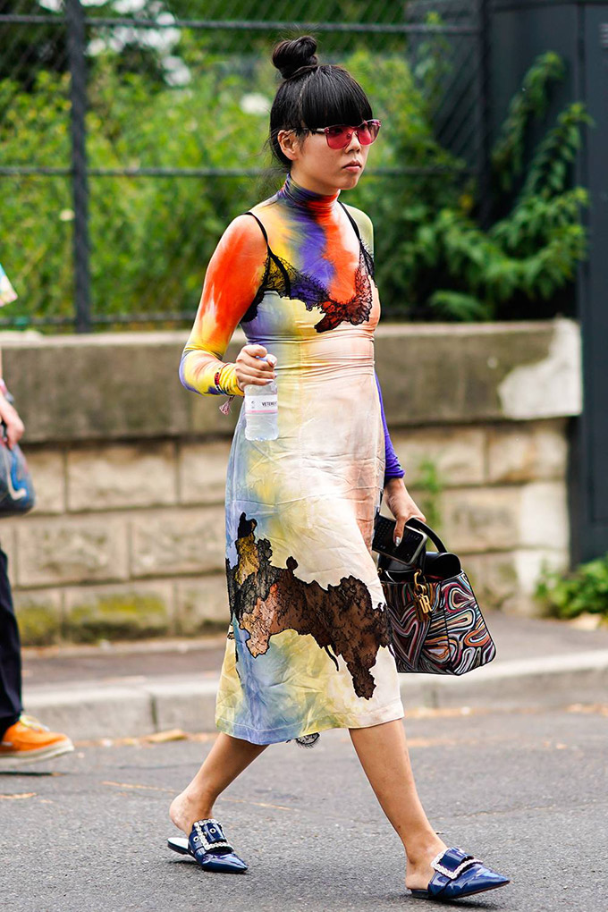 what-the-worlds-most-stylish-are-wearing-to-couture-fashion-week-2859491.1200x0c